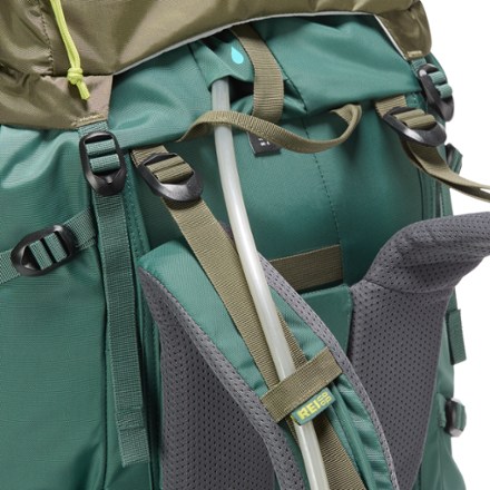 REI Co-op Passage 55+10 Pack - Kids' Hydration port & tube routing