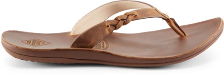 brown flip flops womens