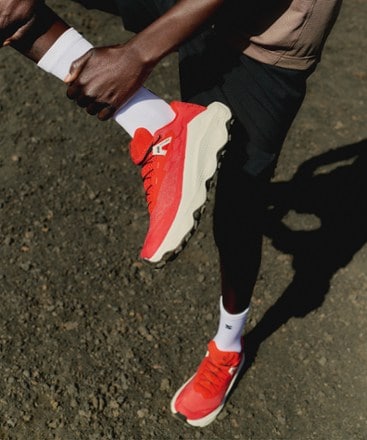 Location Image of color Fiery Red/Vanilla Ice/Black