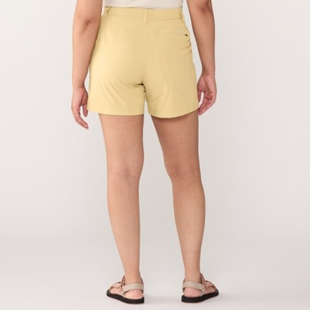 The North Face Basin 5" Shorts - Women's 2