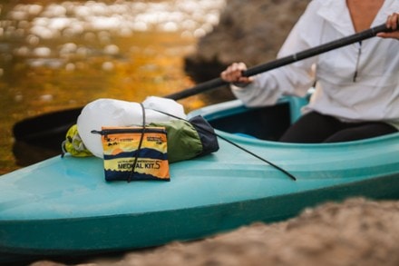 Adventure Medical Kits Ultralight/Watertight .5 Medical Kit 7