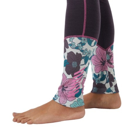 Helly Hansen LIFA Merino Midweight Graphic Base Layer Pants - Women's 5