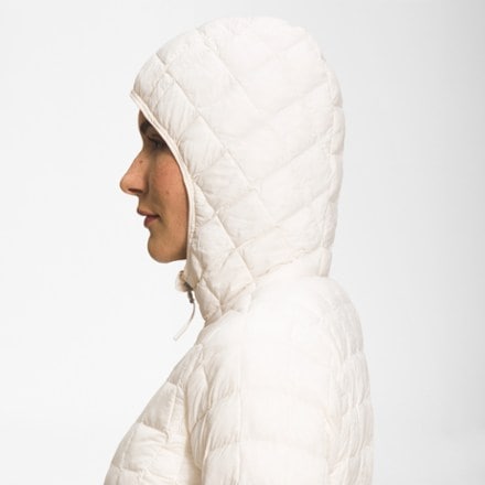 The North Face ThermoBall Eco Insulated Hoodie 2.0 - Women's 3