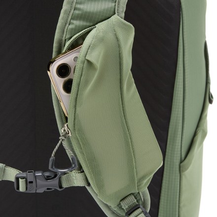 The North Face Borealis Trail Pack Trekking pole attachments
