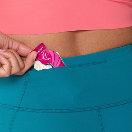 Janji Pace 7" Shorts - Women's 5