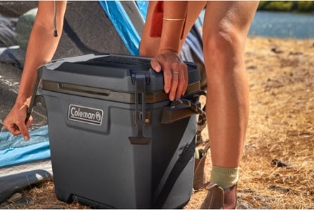 Coleman Convoy Series 28-Quart Portable Cooler 7