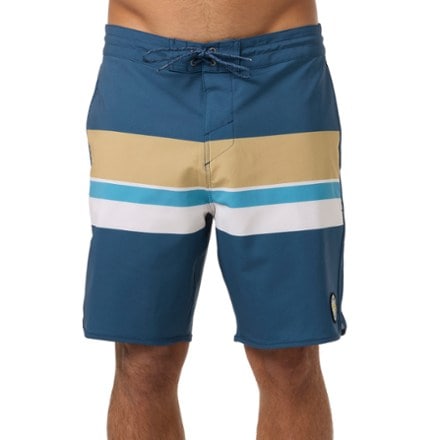 O'Neill Cruzer Stripe Scallop 18" Board Shorts - Men's 0