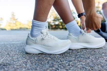 Location Image of color Cream/White