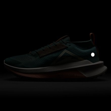 Nike Zegama 2 Trail-Running Shoes - Women's 8