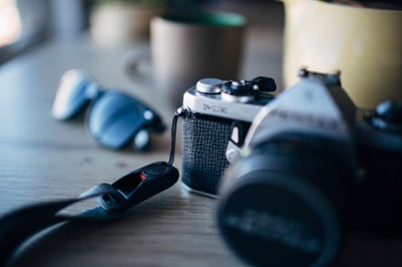 Peak Design Camera Leash In use (Black)