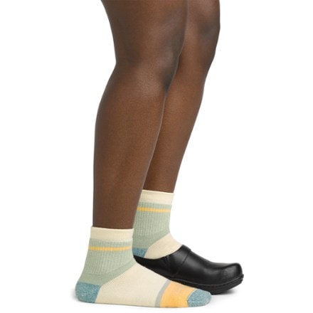 Darn Tough Shorty Heavyweight Lifestyle Socks - Women's 2