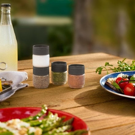 OXO Outdoor Spice Shaker Set - Package of 4 7