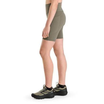 Arc'teryx Essent High-Rise 8" Shorts - Women's 4