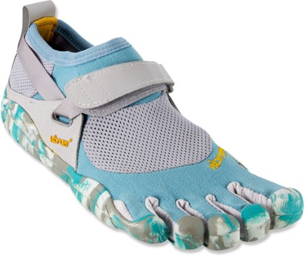 water shoes with toes women's