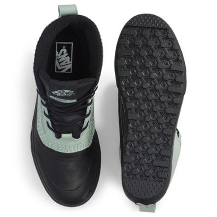 Vans Standard Mid Snow MTE Boots - Women's 5