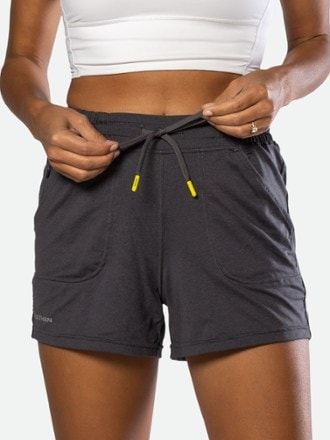 Nathan 365 Shorts - Women's 5