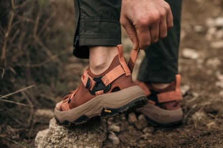 Teva Grandview Max Sandals - Women's 6