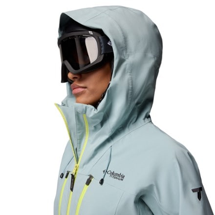 Columbia Platinum Peak II 3L Shell Jacket - Women's 4