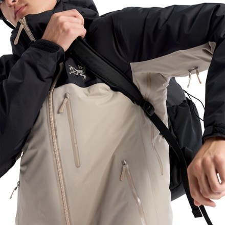 Arc'teryx Beta Insulated Jacket - Men's 8