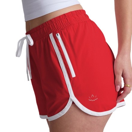 Beyond Yoga The Course 2.5" Shorts - Women's 3