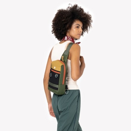 Sherpani Pike Sling Bag - Women's 5