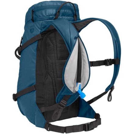 CamelBak SnoBlast Hydration Pack 1