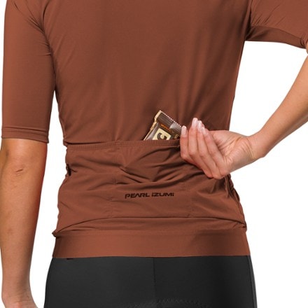 PEARL iZUMi Expedition Cycling Jersey - Women's 9