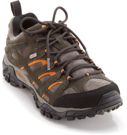 low top hiking shoes