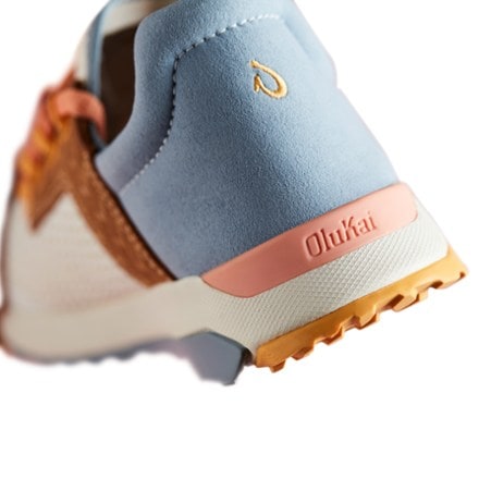 OluKai Wailuku Shoes - Women's 6