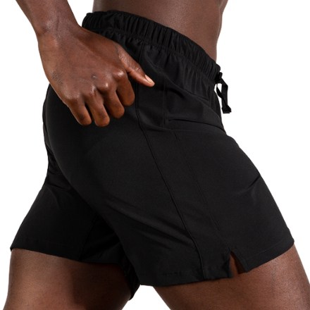 Brooks Moment 7" Shorts - Men's 4