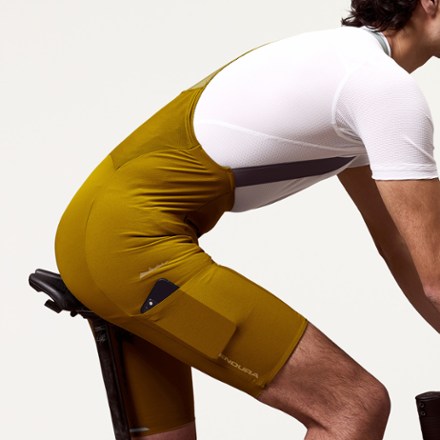 Endura Alltrack Ride Cycling Bib Shorts - Men's 5
