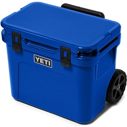 YETI Roadie 32 Wheeled Cooler 1