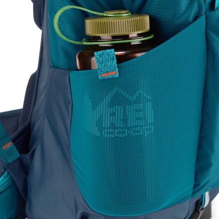 REI Co-op Tarn 40 Pack - Kids' Water bottle pocket (Water bottle sold separately)