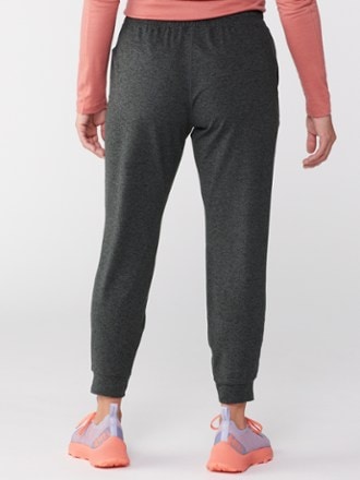 Vuori Performance Jogger Pants - Women's 2