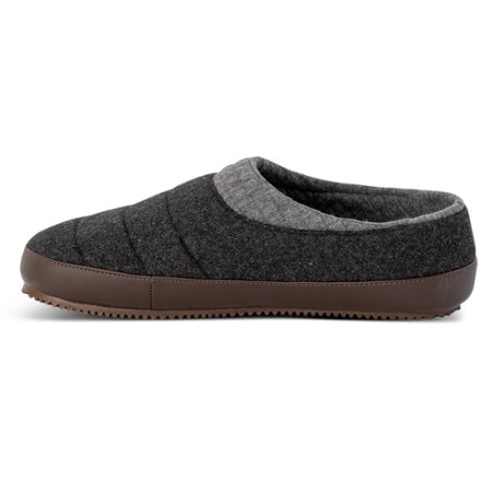 Freewaters Jeffrey Quilted Slippers - Men's 1