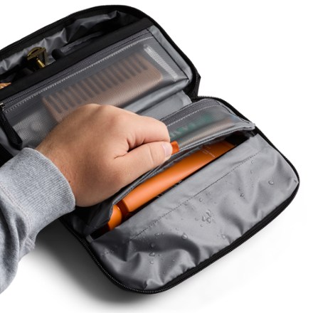Bellroy Hanging Toiletry Kit 3