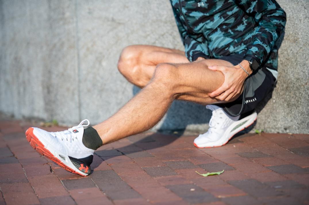 Location Image for Run Quarter Ultralightweight Cushion Socks - Men's