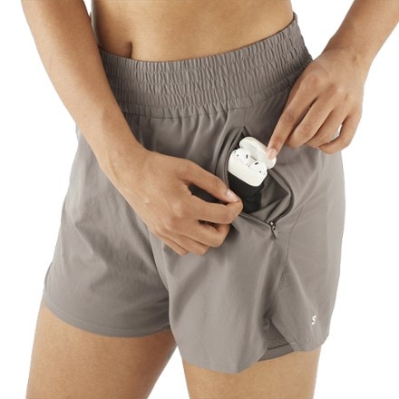 Salomon SHKout Core 4" 2-in-1 Shorts - Women's 4