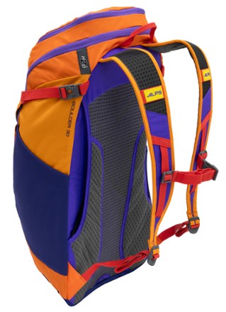 ALPS Mountaineering Boulder 30 Pack 1