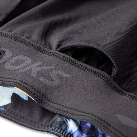 Brooks Chaser 5" 2-in-1 Shorts - Women's 6