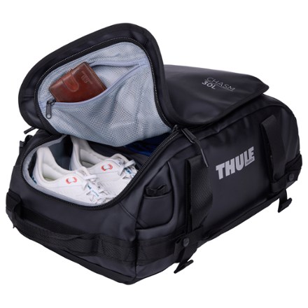 Thule Chasm 30 L Duffel Internal mesh pockets