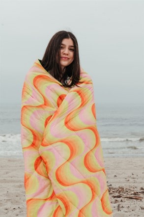 Nomadix Puffer Blanket 2