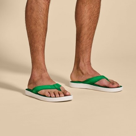 OluKai Leeward Flip-Flops - Men's 4