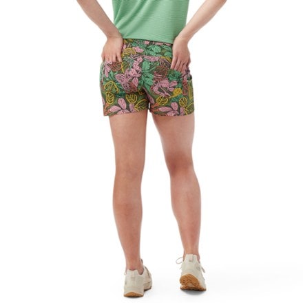 On Body Image of color Fern Green Aloha Forest