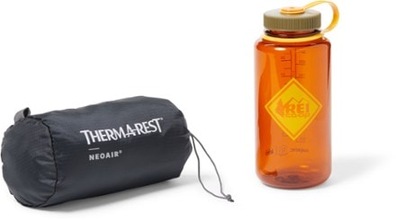 Therm-a-Rest NeoAir XTherm NXT Sleeping Pad Stuff sack (32 fl. oz. bottle not included)