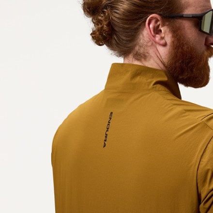 Endura Alltrack Ride Packable Cycling Jacket - Men's 7