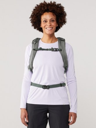 REI Co-op Link 10 L Hydration Pack 4