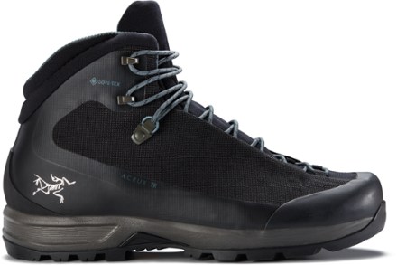 black hiking boots mens