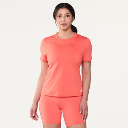 Model info: Height: 5' 6" | Chest: 34" | Waist: 28" | Wearing size: M