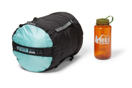 NEMO Forte 20 Endless Promise Sleeping Bag - Women's Stuff sack (32oz bottle not included) (Abyss/Hazy Aqua)